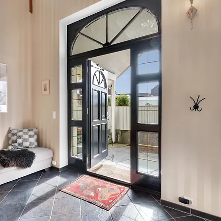 5 Bedrooms 5 Bathrooms And Large Swimming Pool Villa