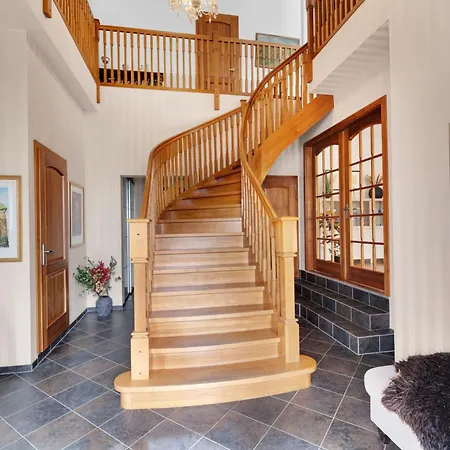 5 Bedrooms 5 Bathrooms And Large Swimming Pool * Stavanger